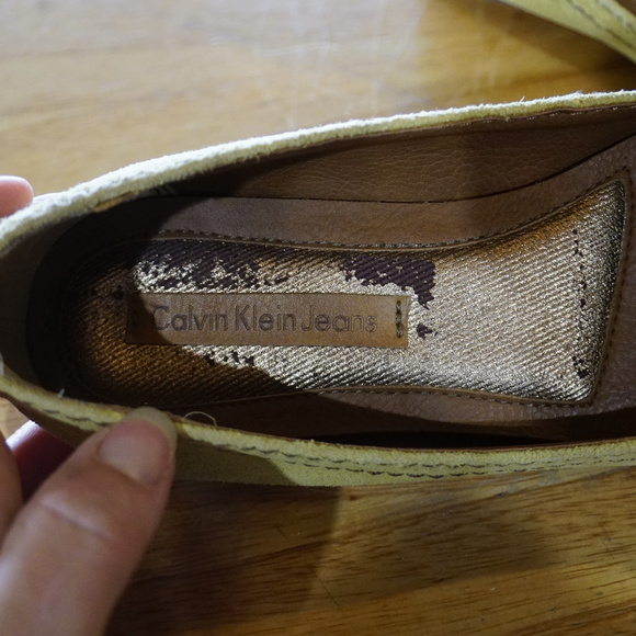 Calvin Klein Pointy Toe Ballet Flat Suede Yellow - Picture 3 of 8